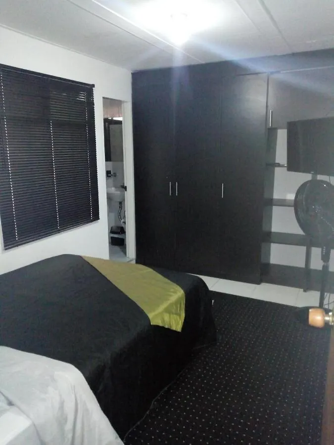 E2 Comodo Y Amplio Apartamento En Laureles Estadio 120 Mts2 Medellín 0*,